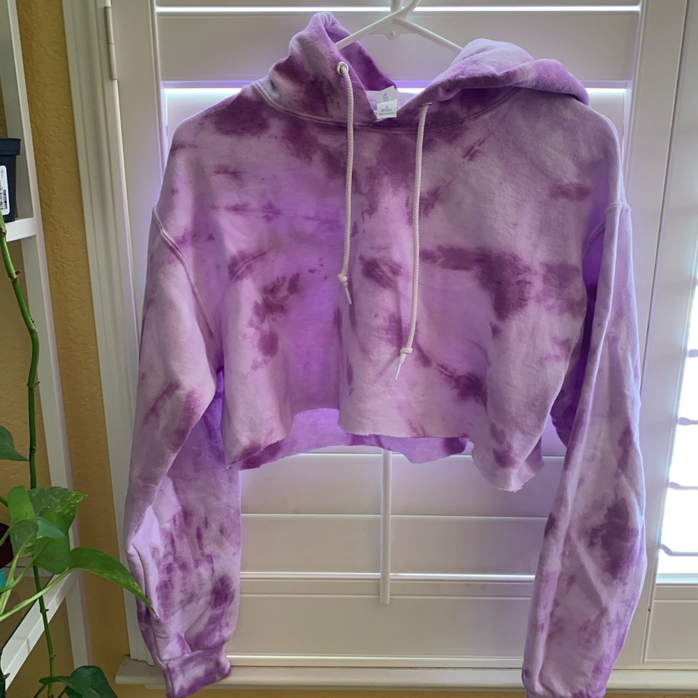 Cropped tie dye sweatshirt